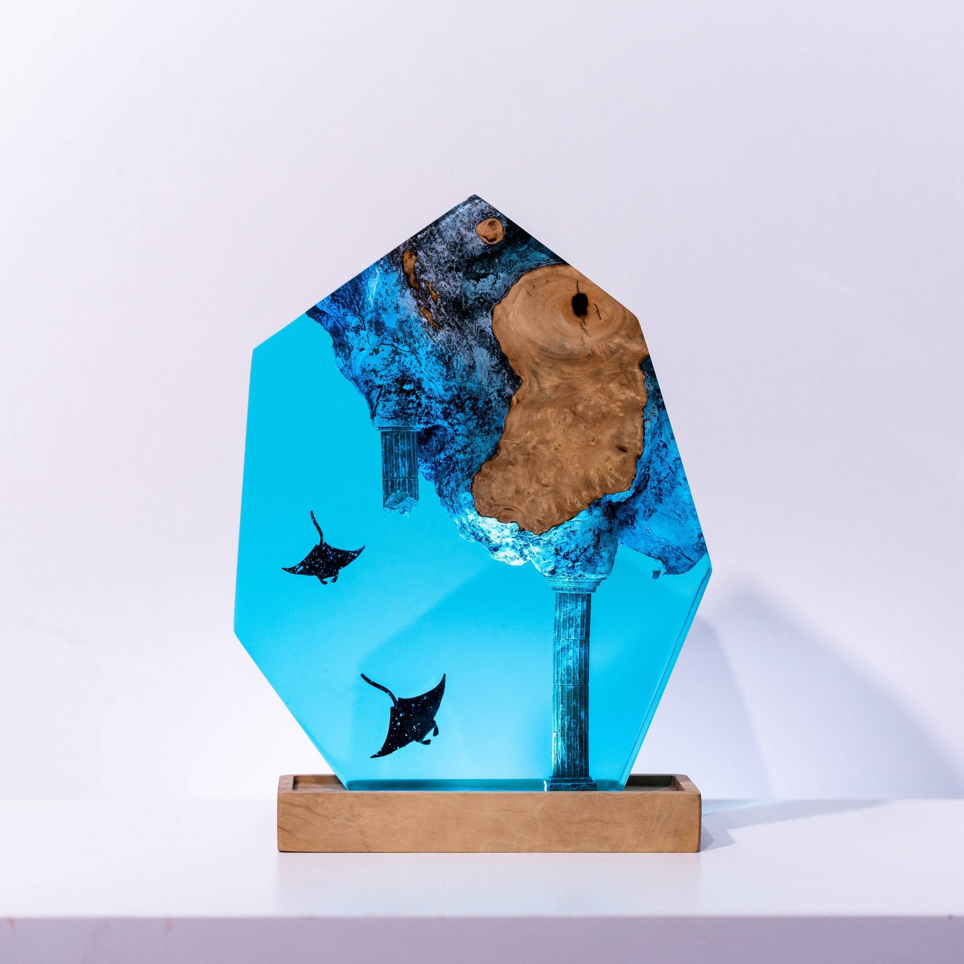 Customized Items Resin Table L - огляд і ціна Lighting Room Decor Items